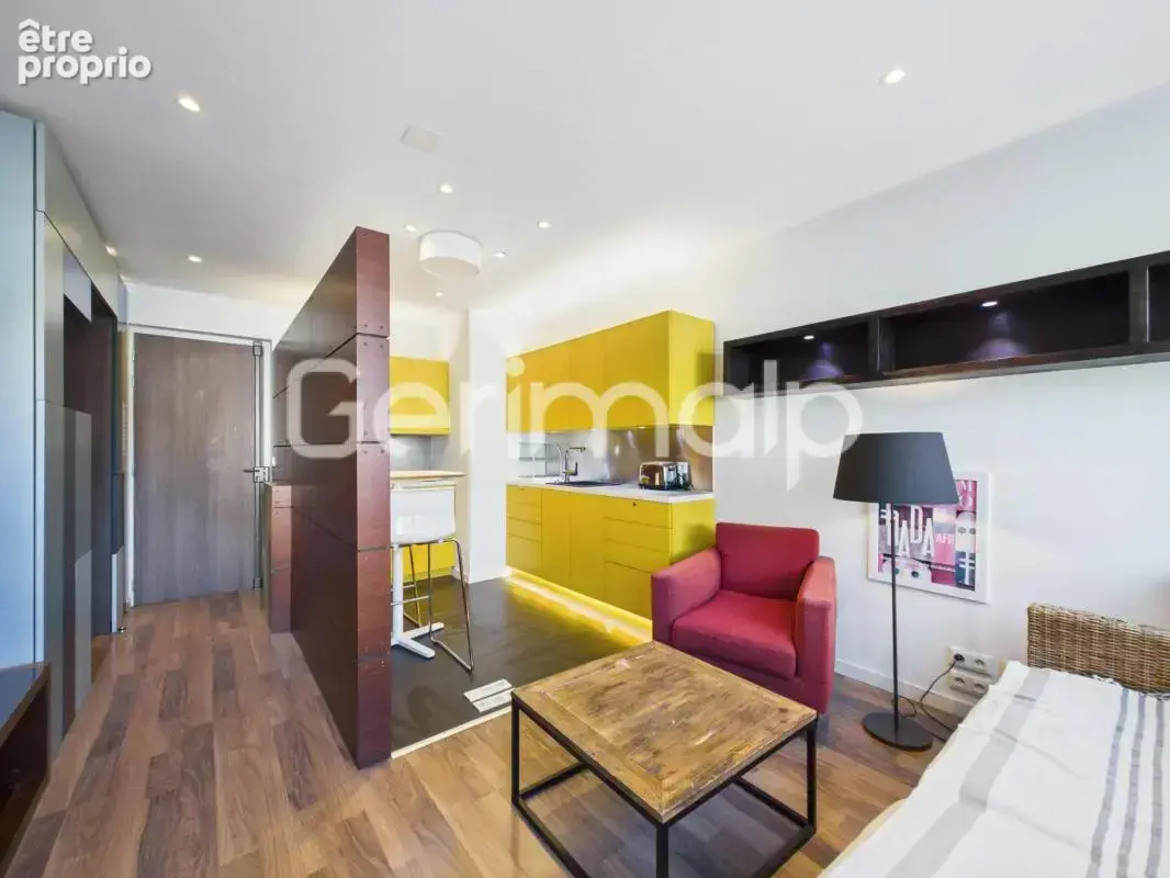 Vente - Appartement - 2 pièces + cuisine - 41 m² - 295 000 € - - photo 2