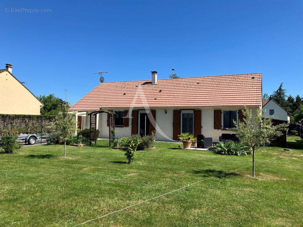 Maison à SURY-PRES-LERE