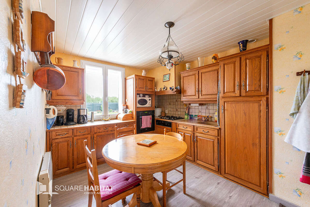 Maison à MONCHECOURT