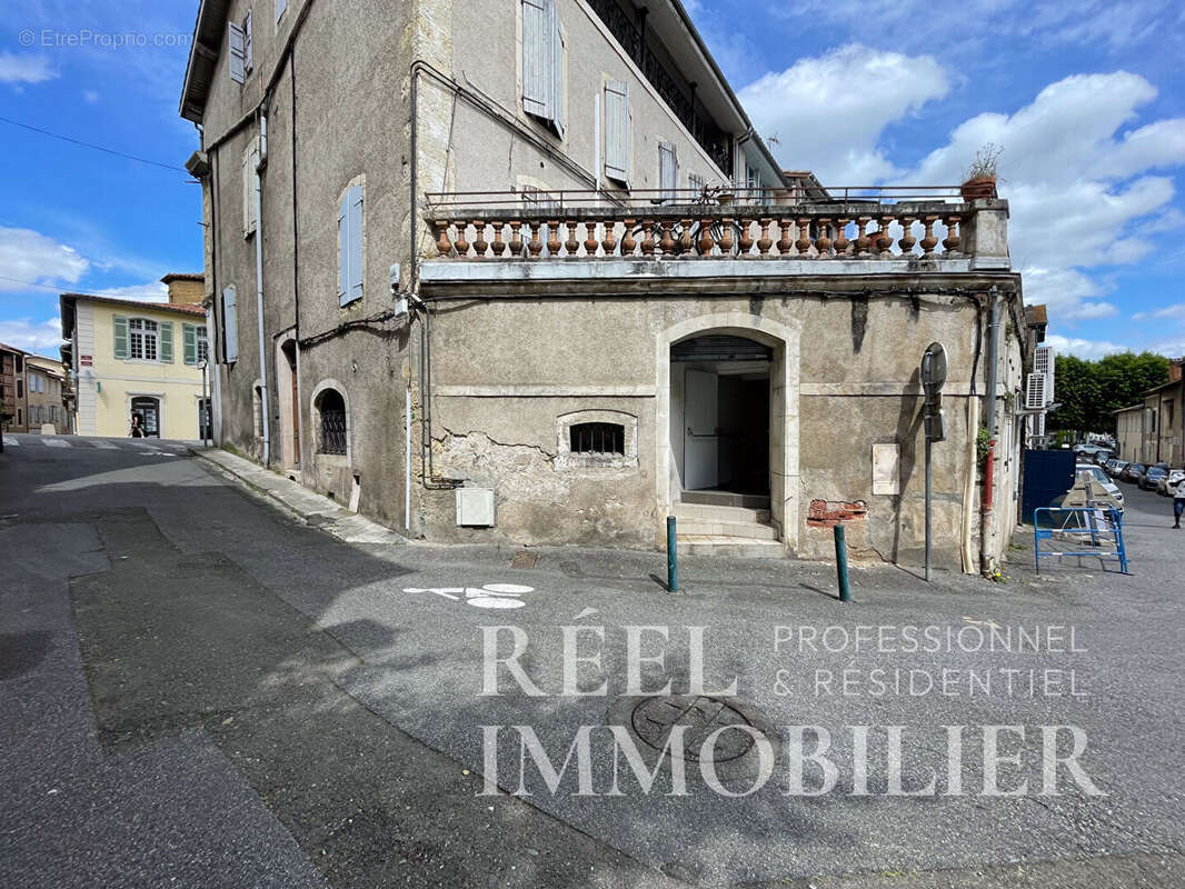 Immeuble de rapport au coeur de la basse ville - photo 2