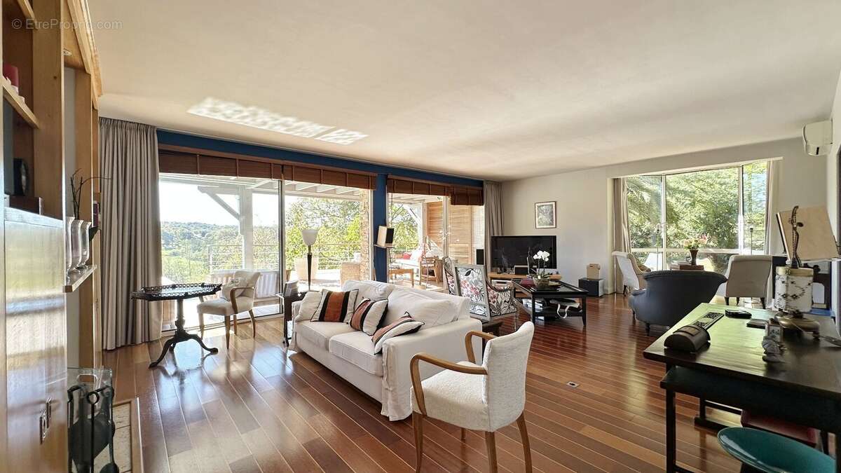 Maison à BASSUSSARRY