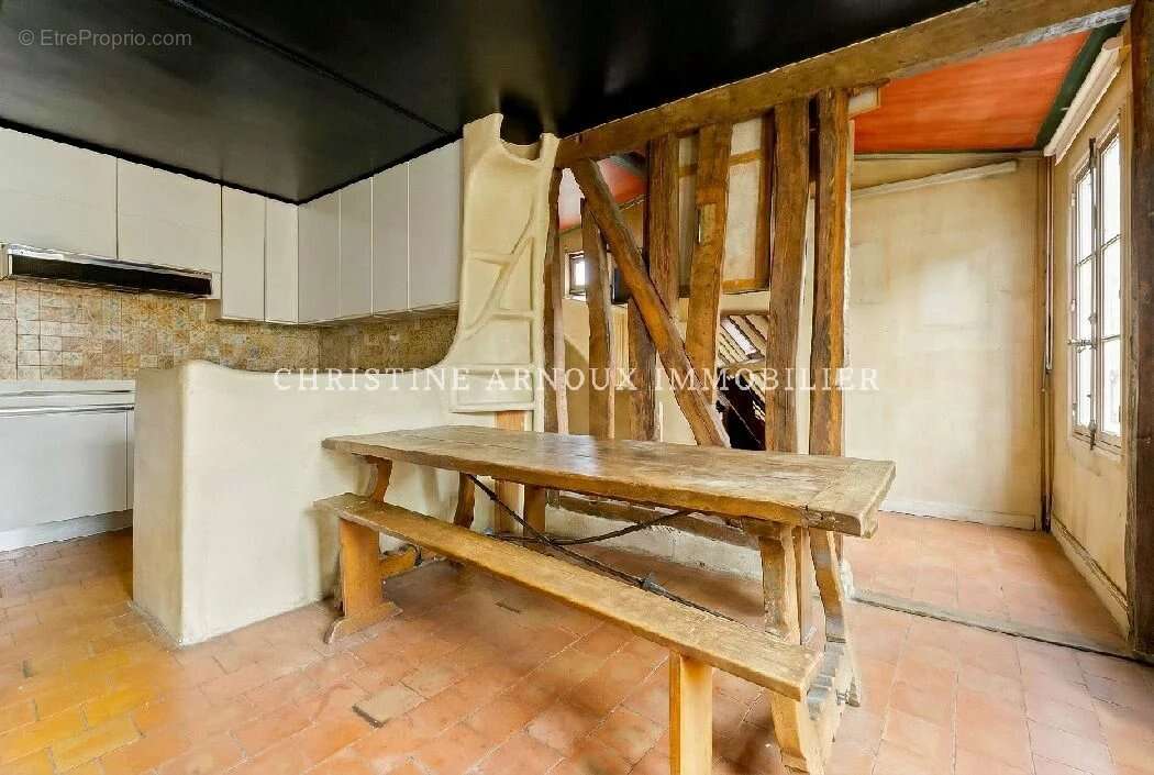 Appartement à PARIS-3E