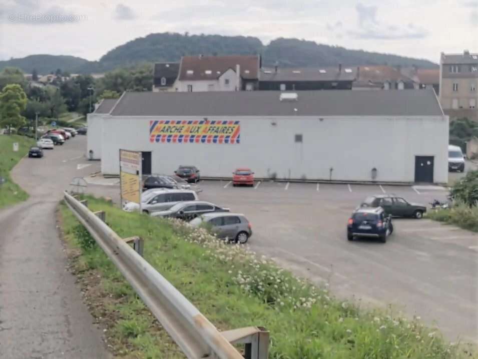 Commerce à CLOUANGE