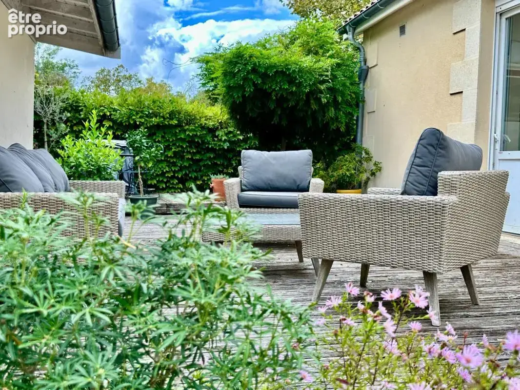 Blanquefort – maison en pierre 195 m² – 4 chambres, jardin sans vis-à-vis et dépendance - photo 2