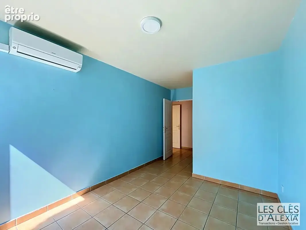VAULX-EN-VELIN – T4 de 89,33 m² avec terrasse, jardin privatif et garage double en sus - photo 13