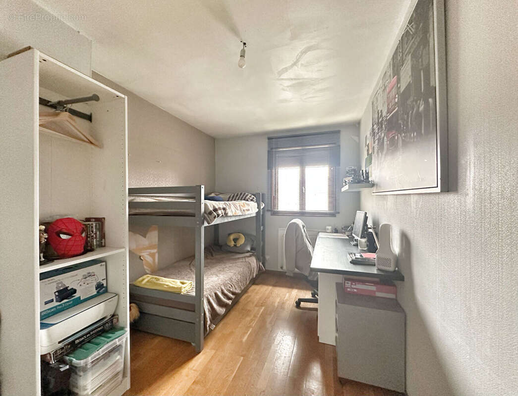 Maison à SAINT-PIERRE-DU-PERRAY