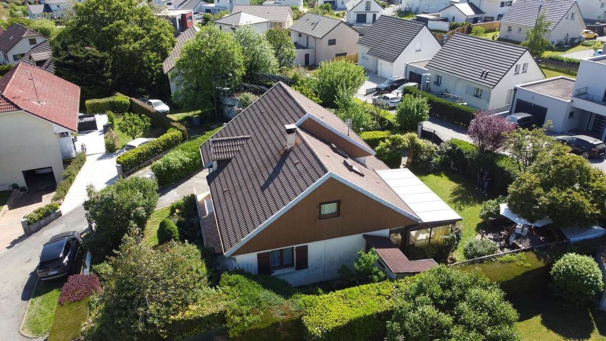 Maison à SERRE-LES-SAPINS