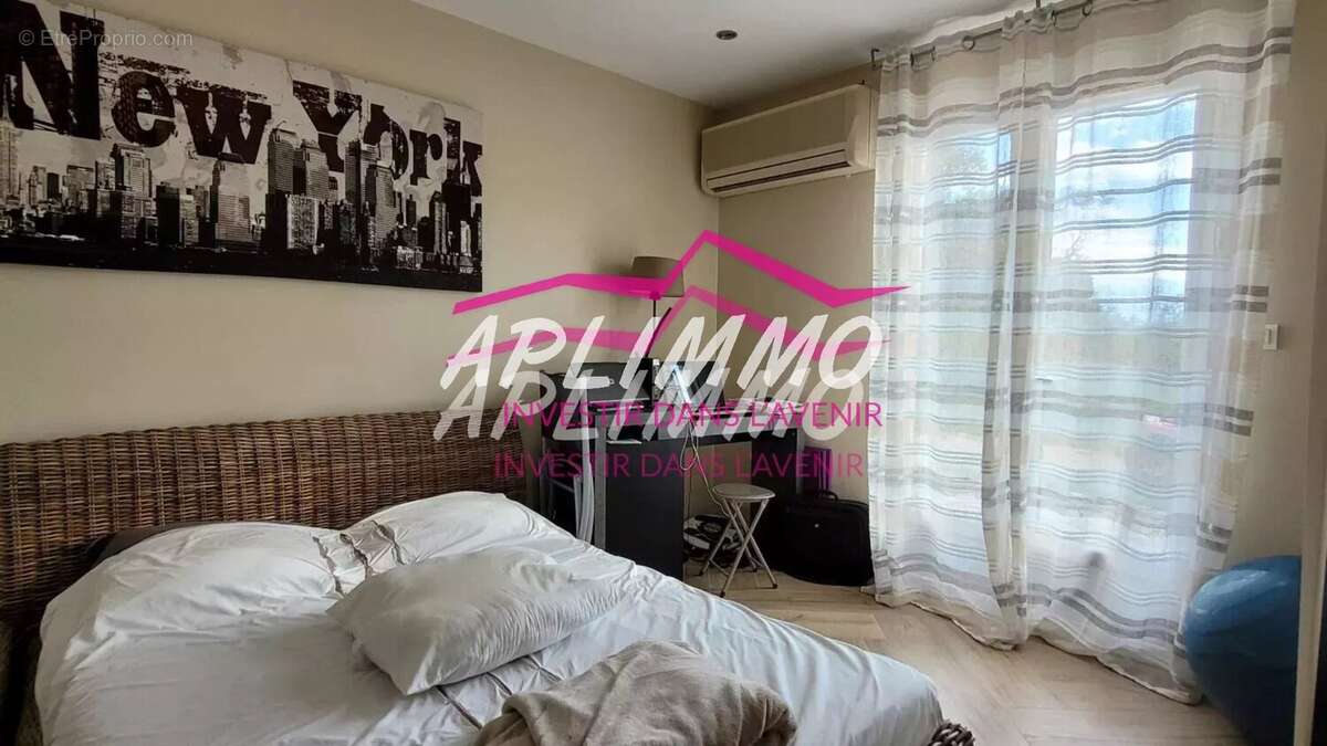 Maison à SAINT-MONTAN