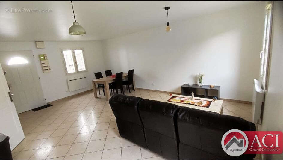 Maison à MERU