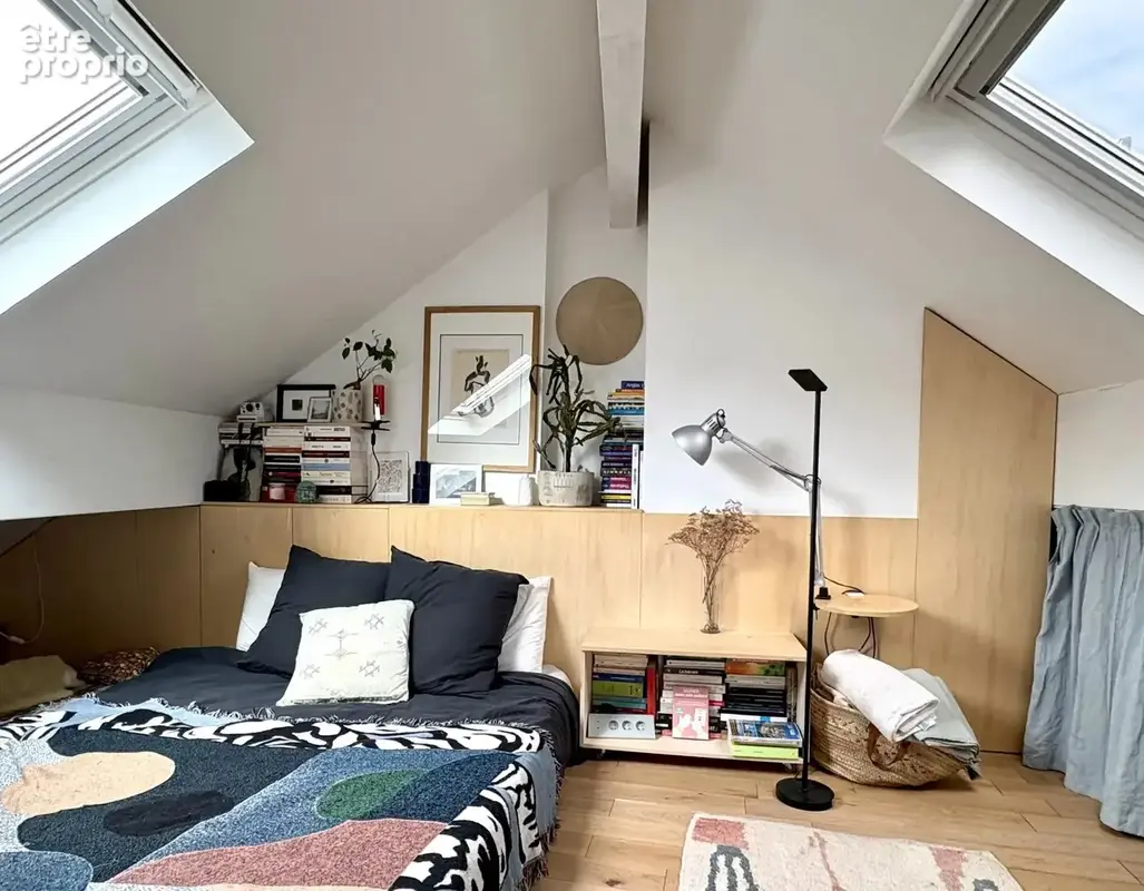 Paris 20e – metro pyrénées  charme sous les toits – duplex dernier étage - photo 9