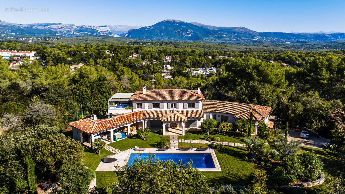 Maison à VALBONNE