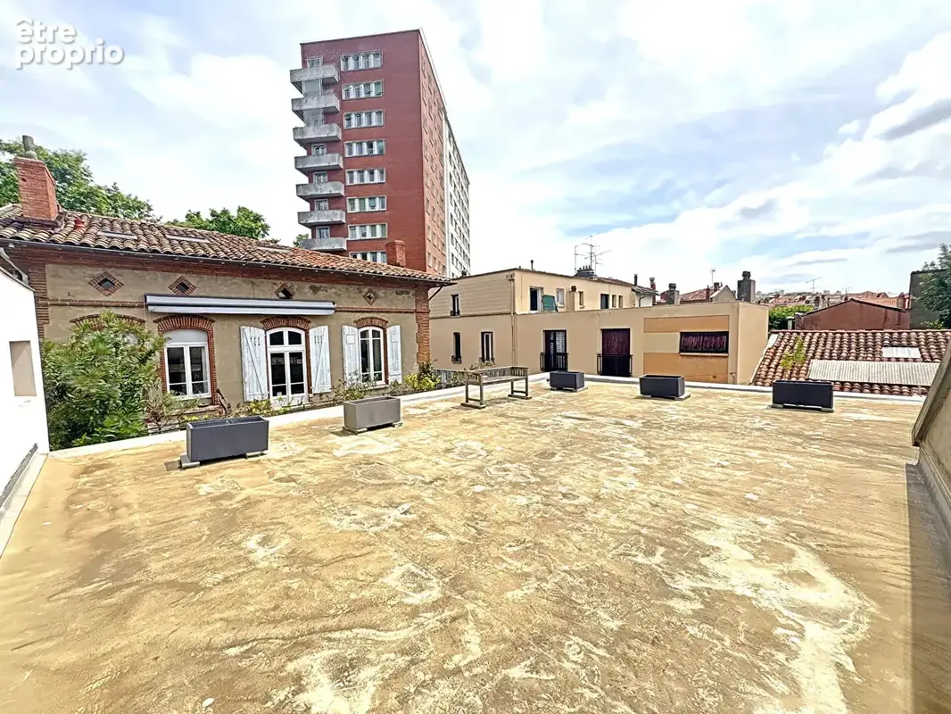 Toulouse - les chalets - immeuble de 242,10 m²  de bureaux ou  d'habitation avec rooftop. de 93,40 m² - photo 3
