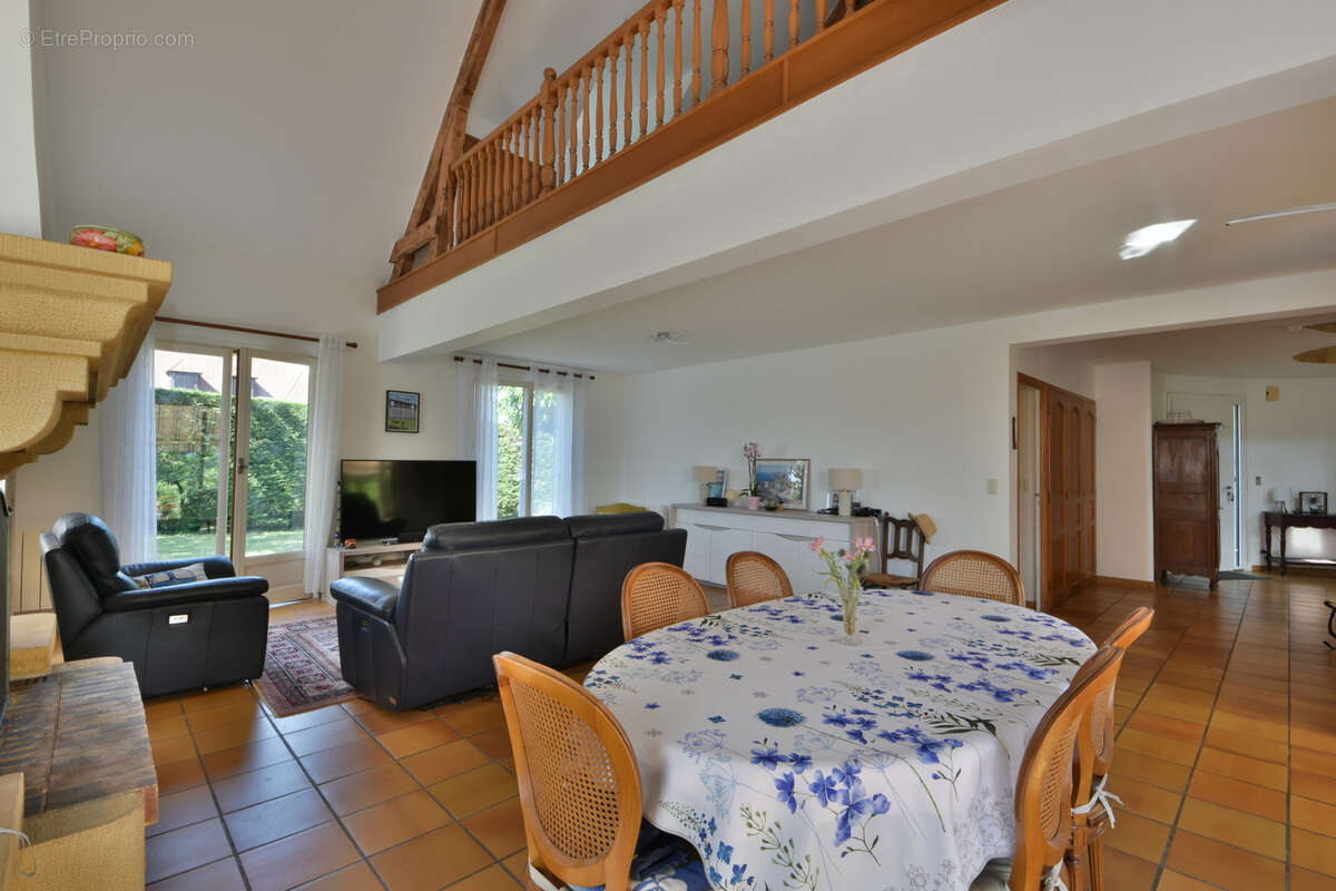 Maison à COSNAC