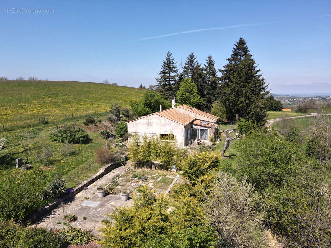 Maison à SAINT-ROMAIN-DE-LERPS