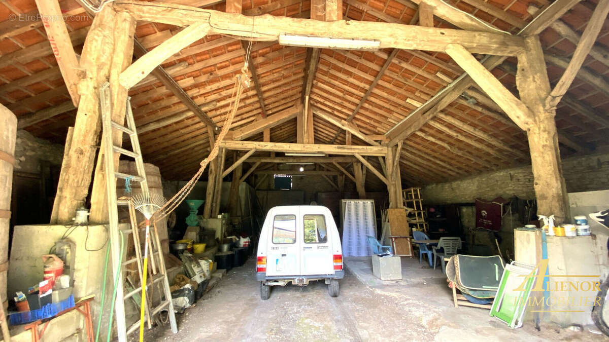 Propriété équestre d'exception sur 42 hectares - vue panoramique et tranquillité absolue! - photo 12