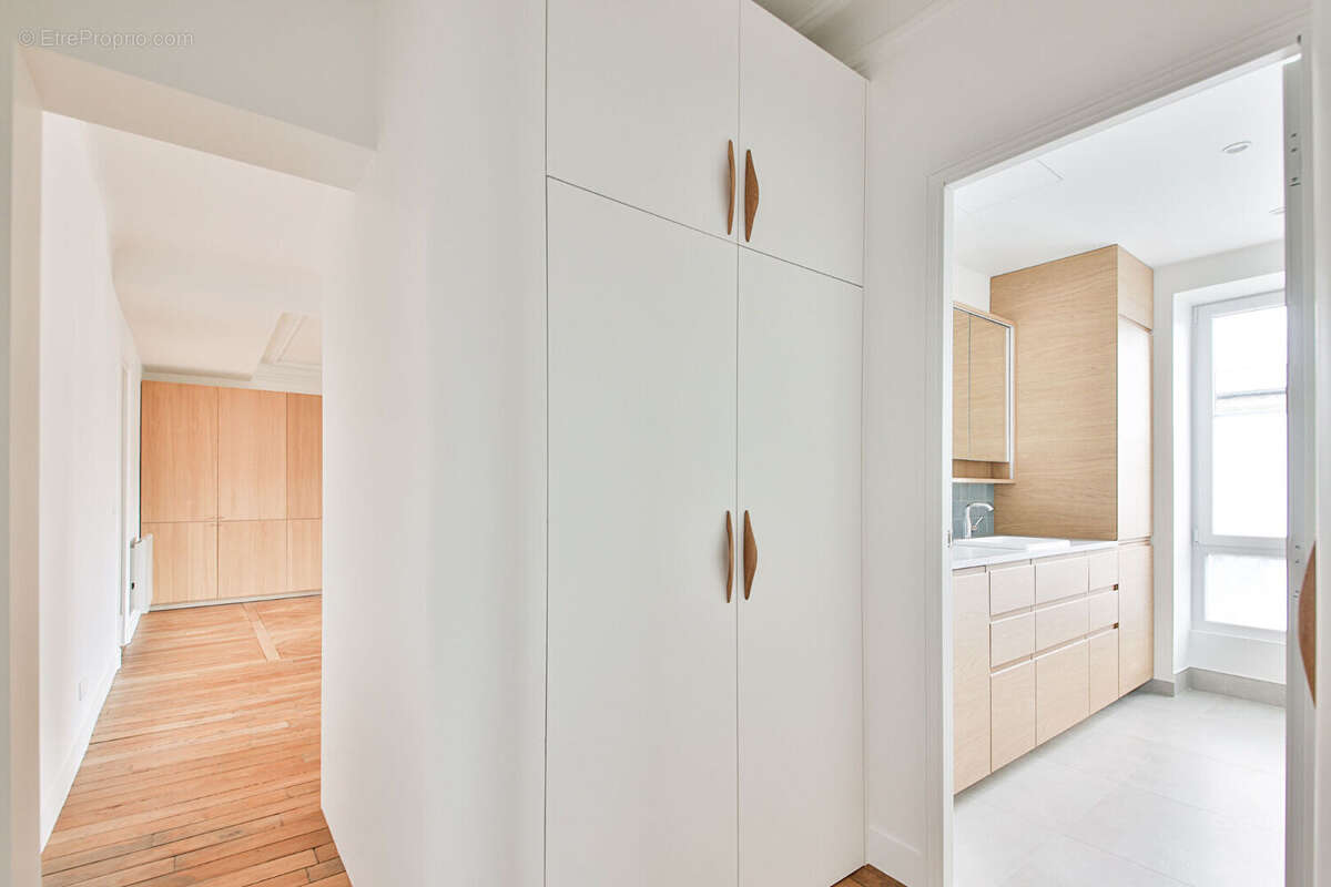 Appartement à PARIS-14E