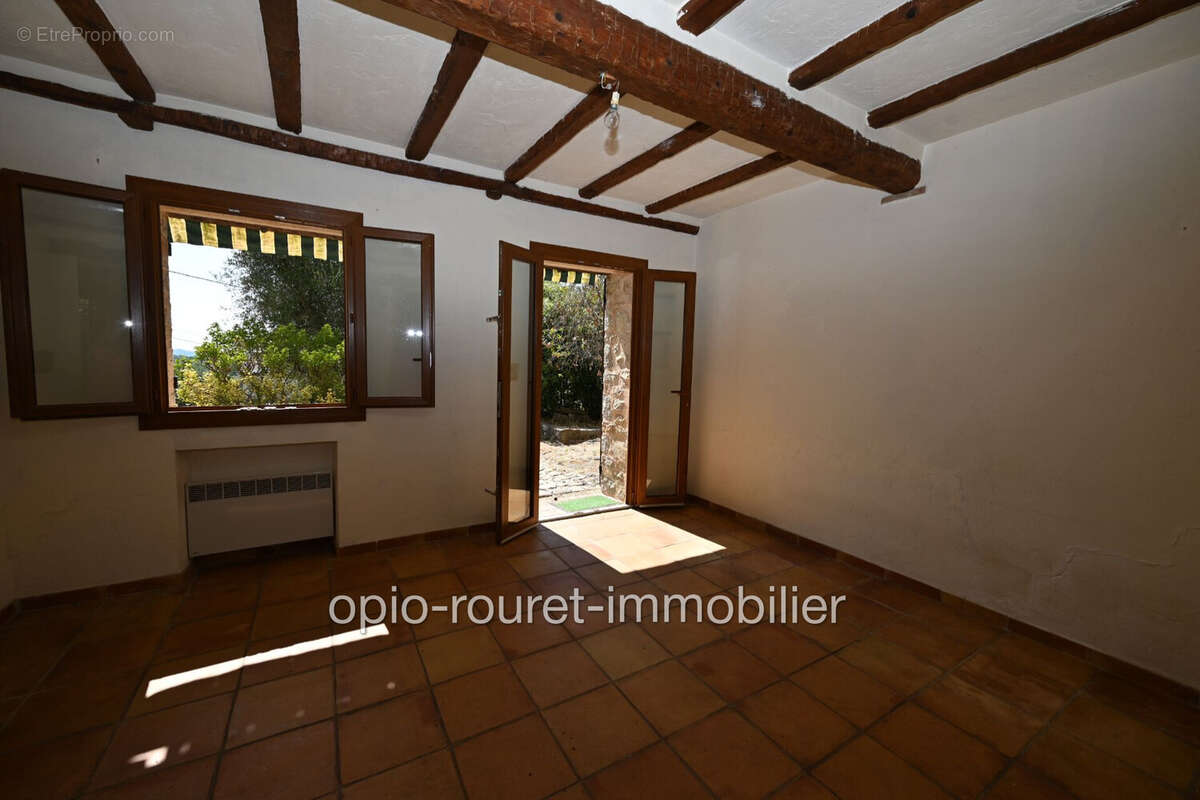 Maison 117 m² à Le Rouret  - photo 8