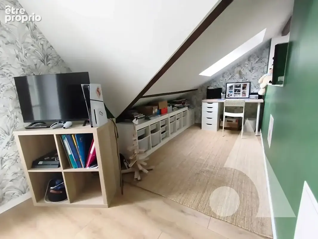 CREPY gare et école à pieds - 4 chambres - jardin 1 700 m² et dépendances - photo 14