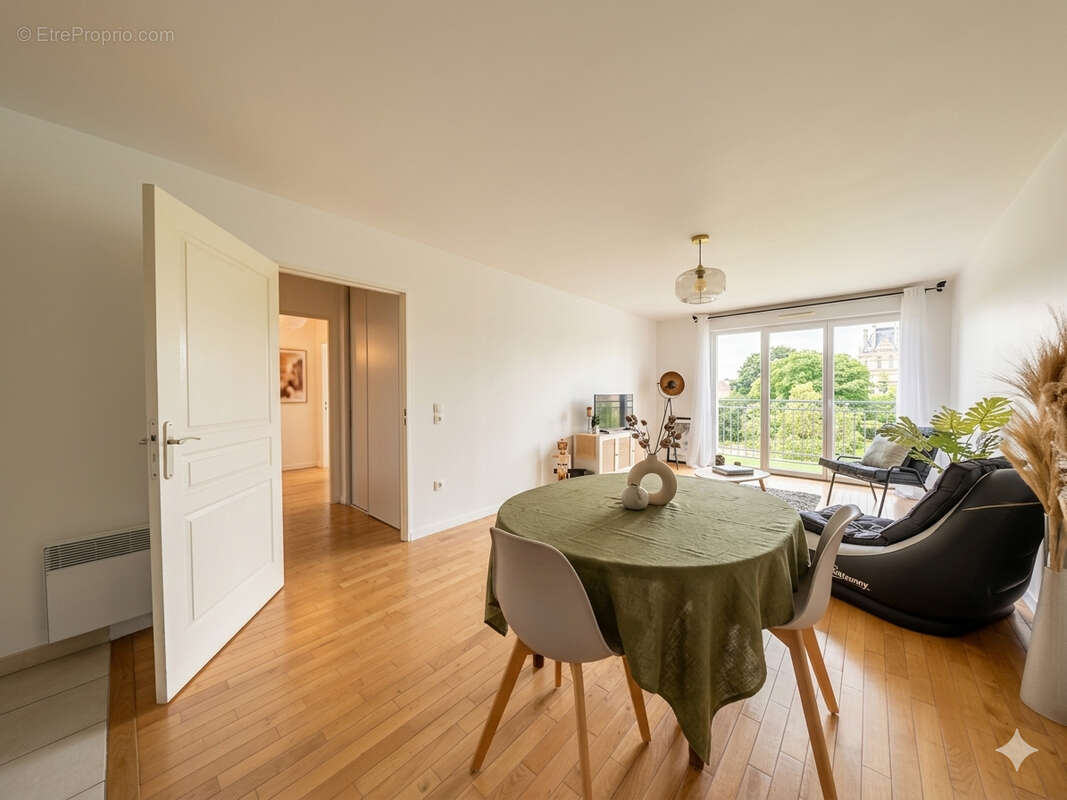 Appartement à PONTAULT-COMBAULT