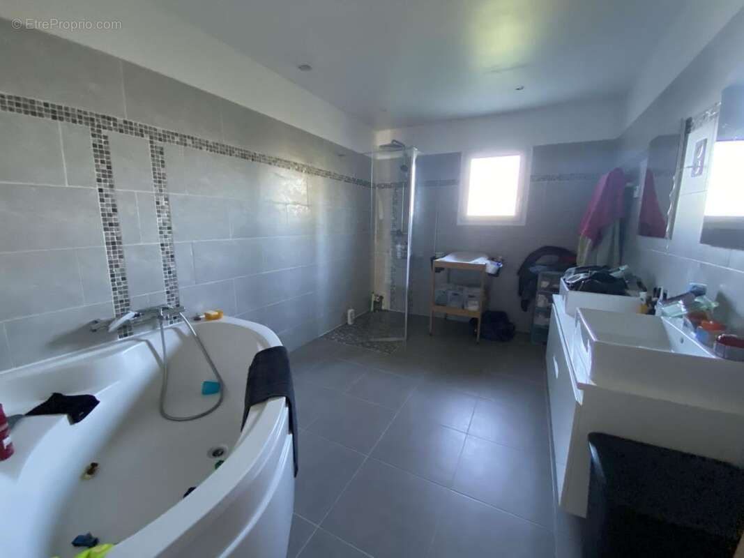 Maison à LA HAYE-MALHERBE