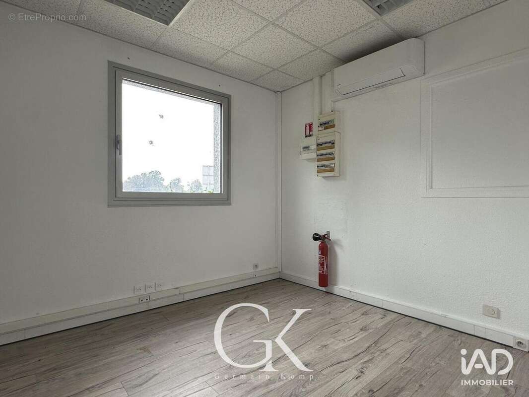 Photo 4 - Commerce à VOIRON