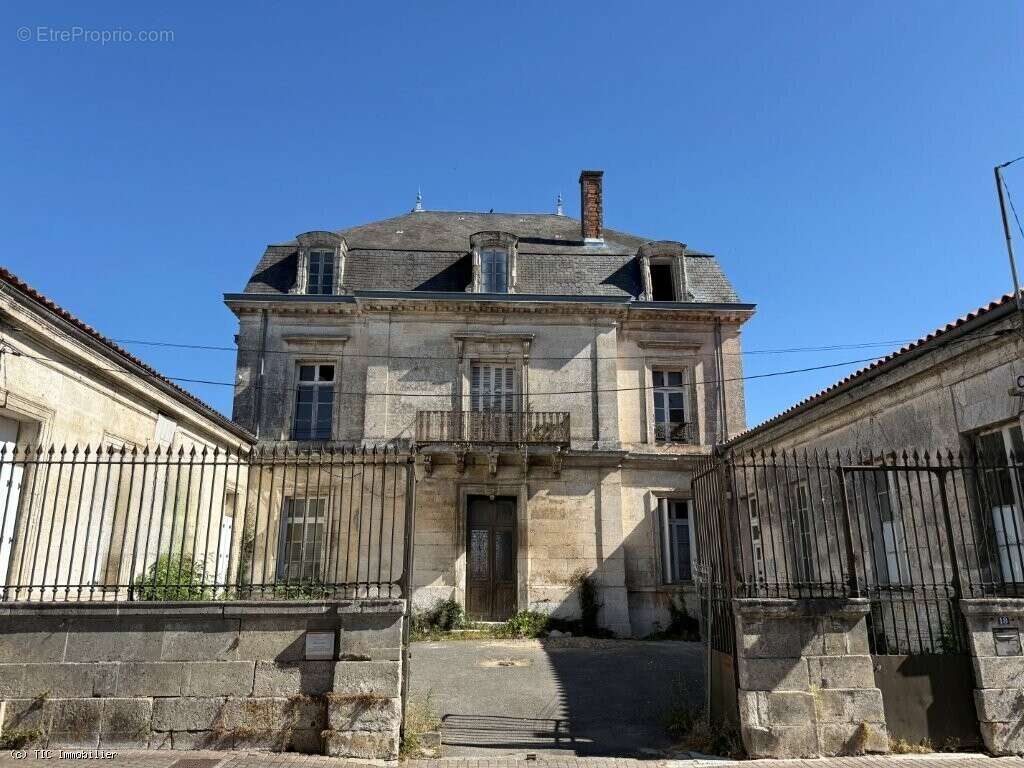 Petite Maison de Ville Rénovée Avec Projet de Rénovation Pour L'Ancienne Sous-Préfecture - photo 31