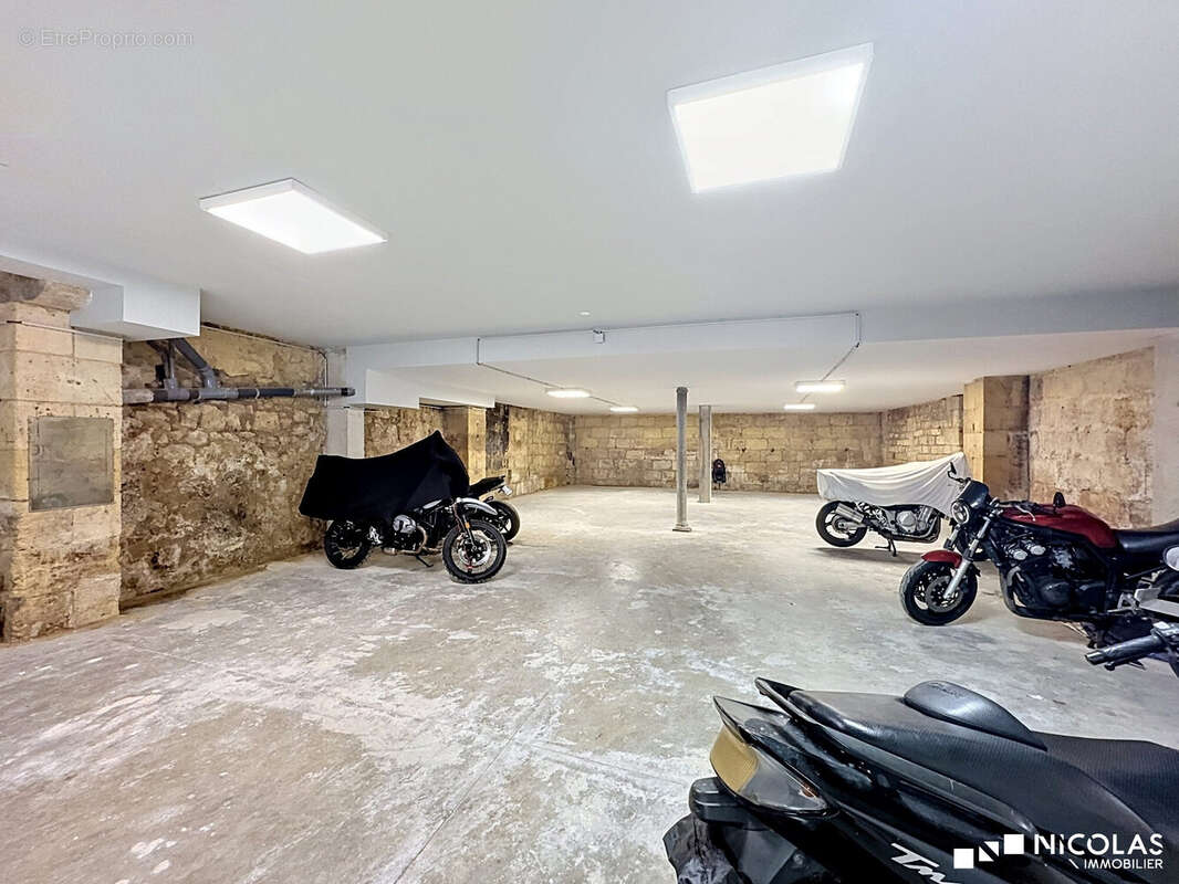Parking à BORDEAUX
