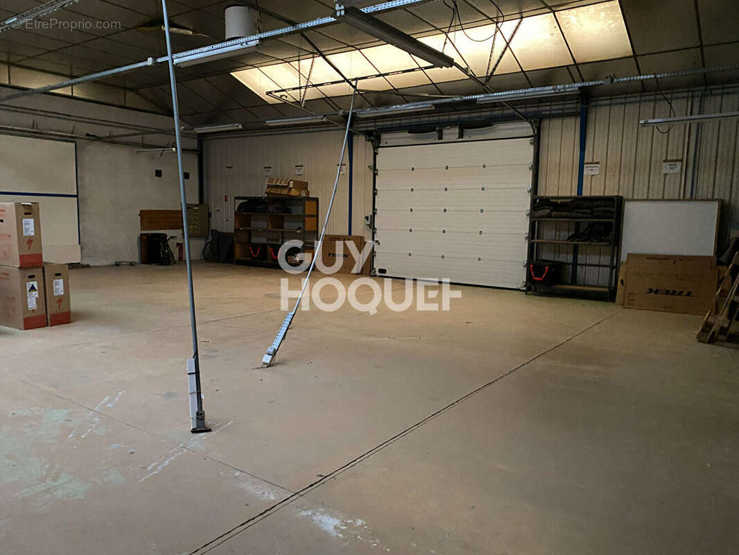 Commerce à FONTENAY-LE-COMTE