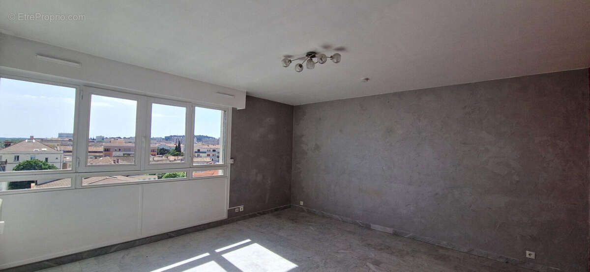 Appartement Nimes 3 pièce(s) 70.83 m2 Quartier préfecture - photo 2