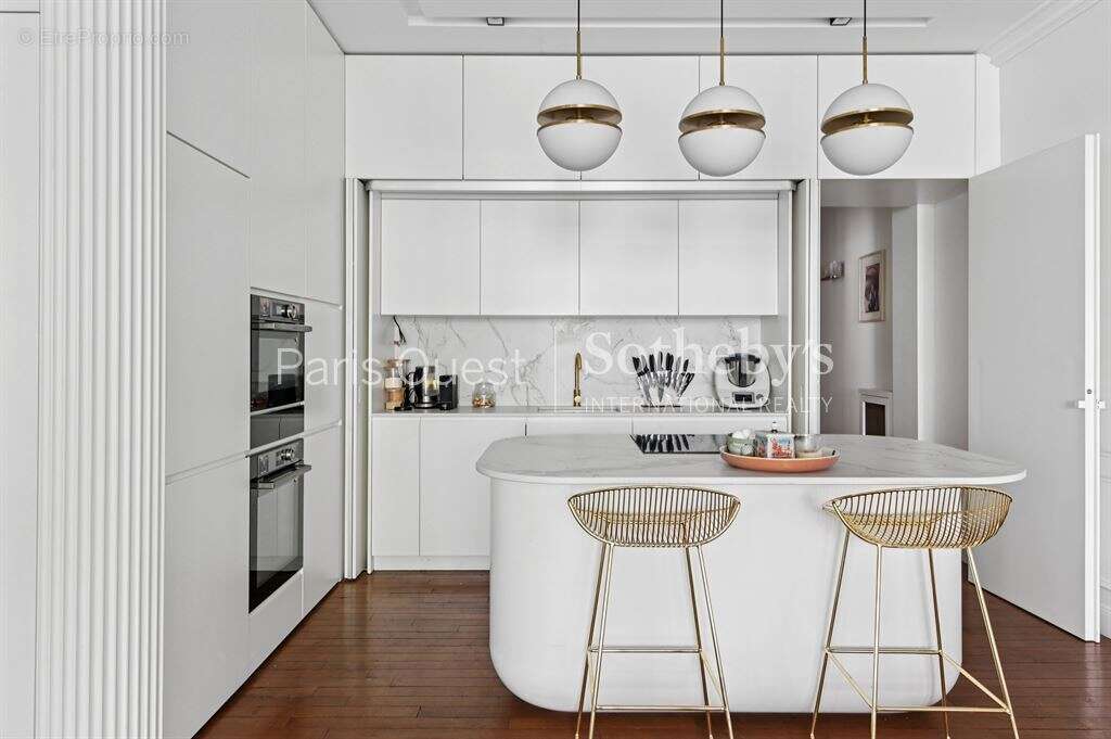Appartement à PARIS-7E