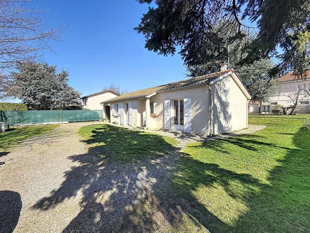 Maison à SAINT-JUST-SAINT-RAMBERT