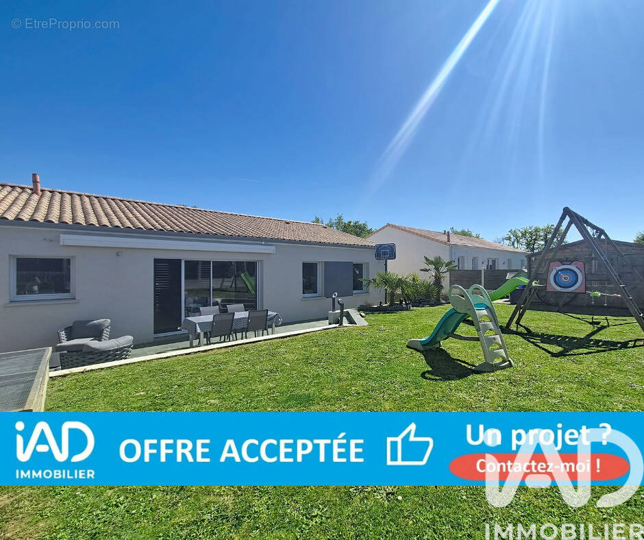 Photo 1 - Maison à SAINTE-PAZANNE