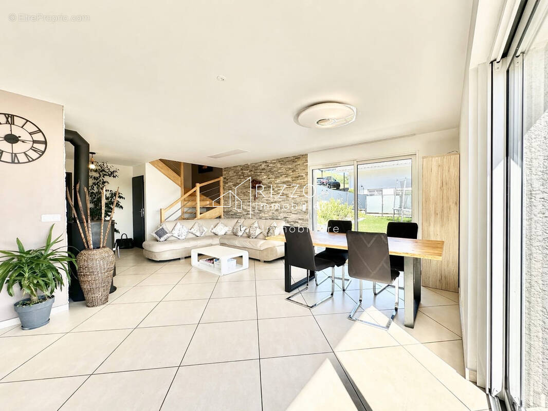 Maison à EPAGNY
