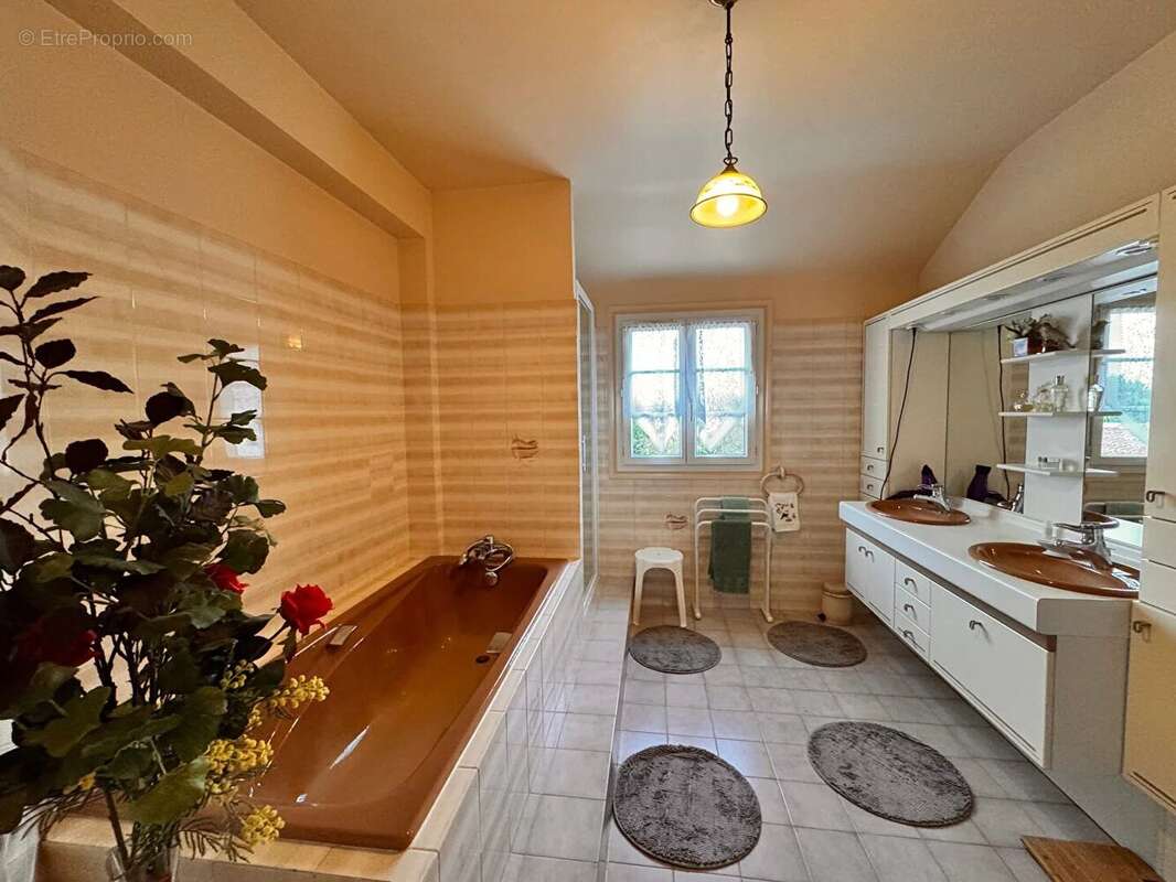 Appartement à CRESPIERES