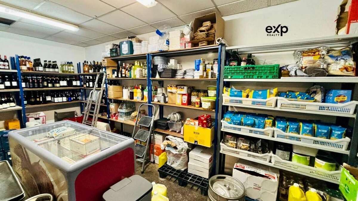 Commerce à LES ALLUES