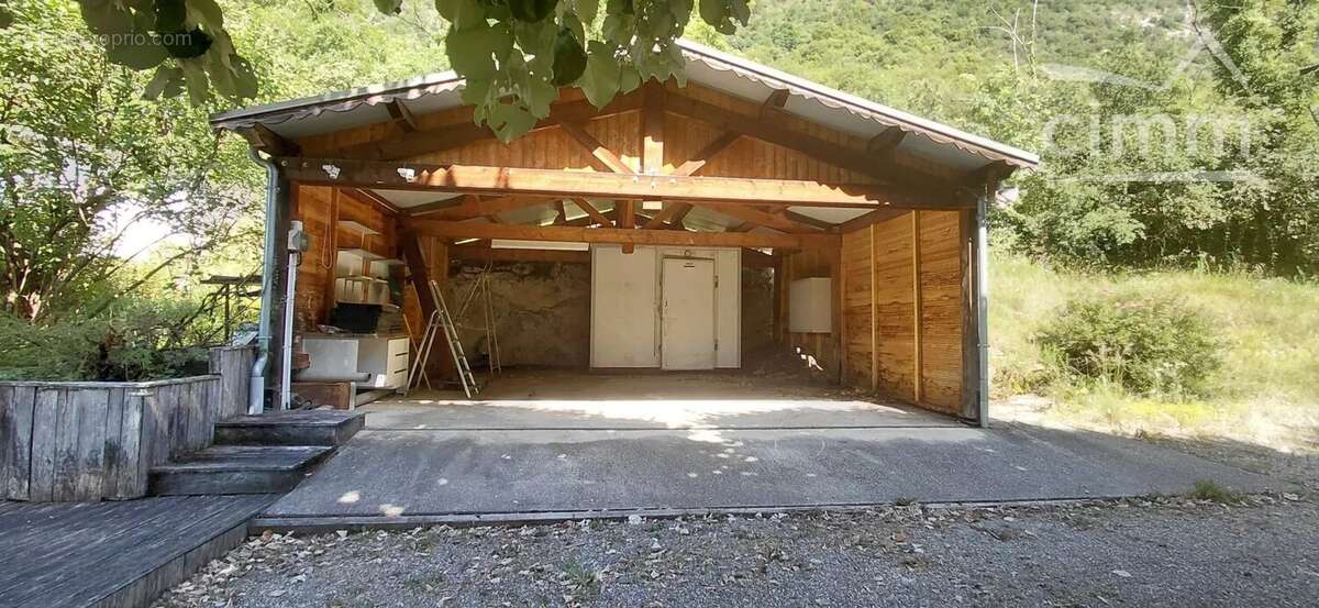 Maison à CHALLES-LES-EAUX
