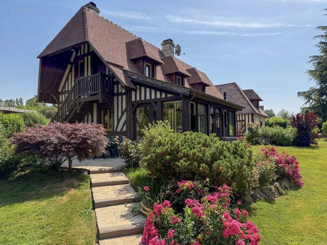 Maison à PONT-L'EVEQUE