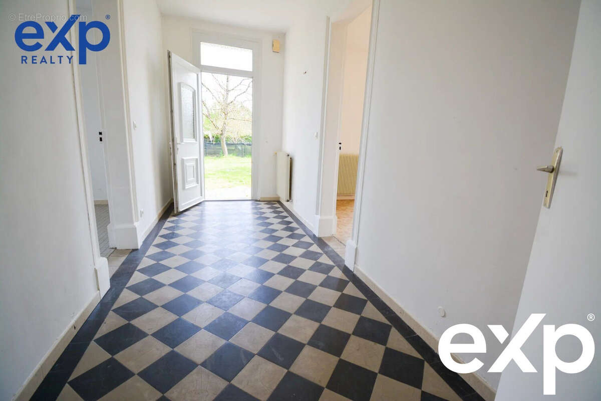 Maison à SAINT-EMILION