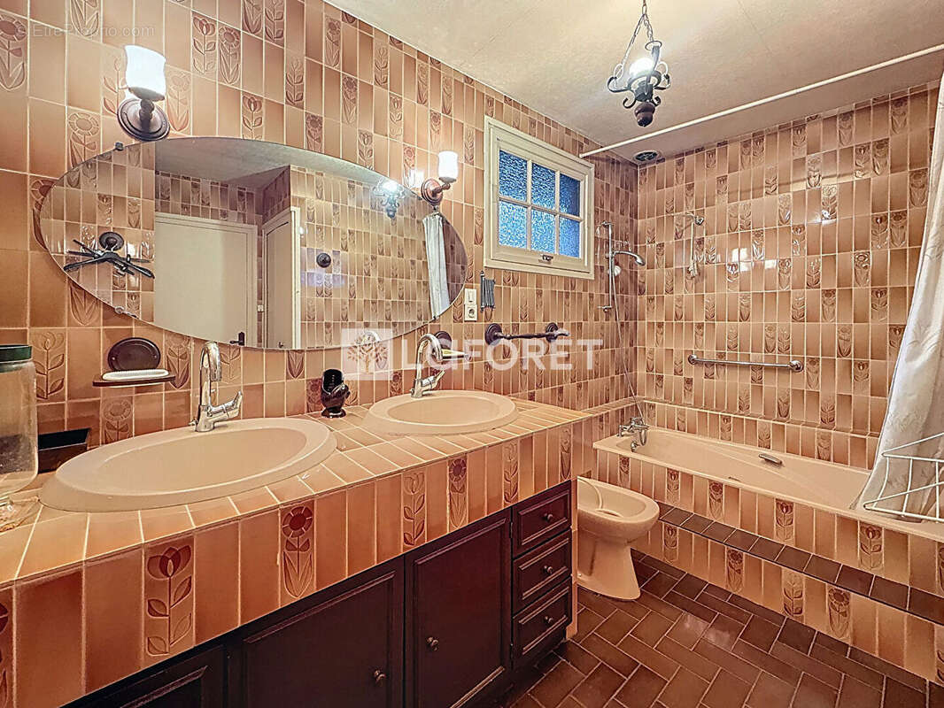 Maison à SAINT-JULIEN-SUR-REYSSOUZE