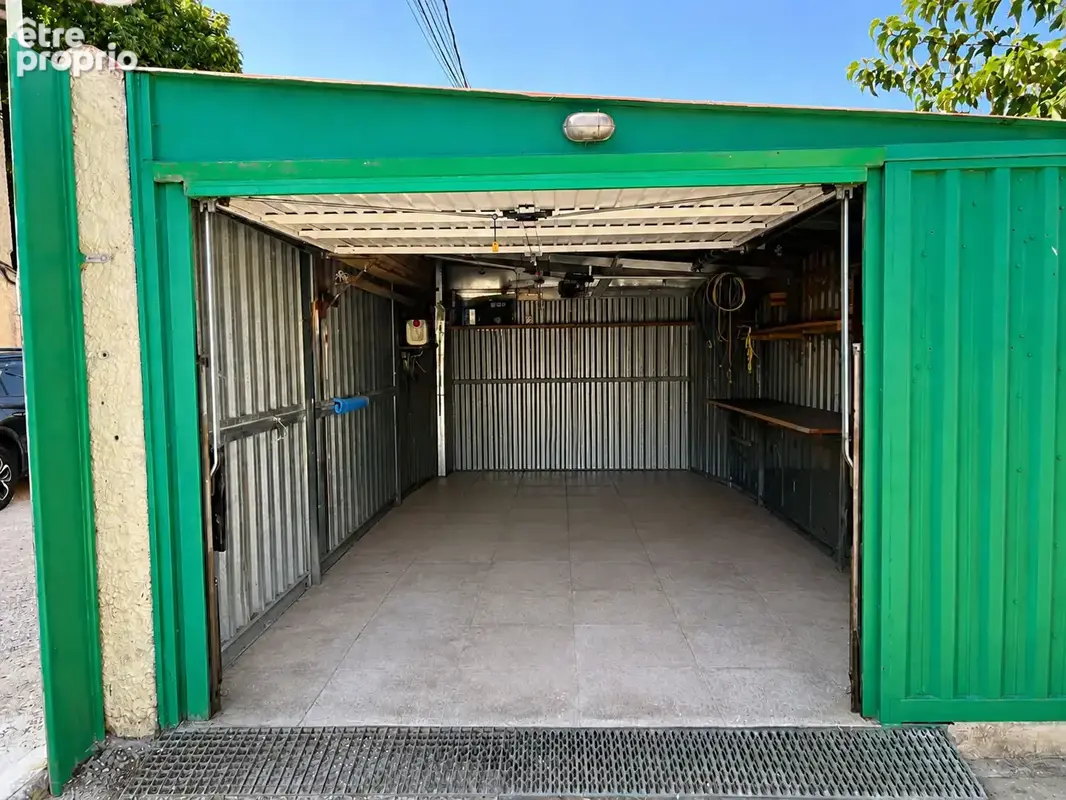 Gémenos - t2 avec extérieur, 72 m² de dépendances et 2 garages - viager occupé - photo 10