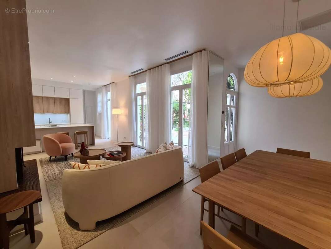 Cannes - rue d'antibes - villa avec patio - photo 3