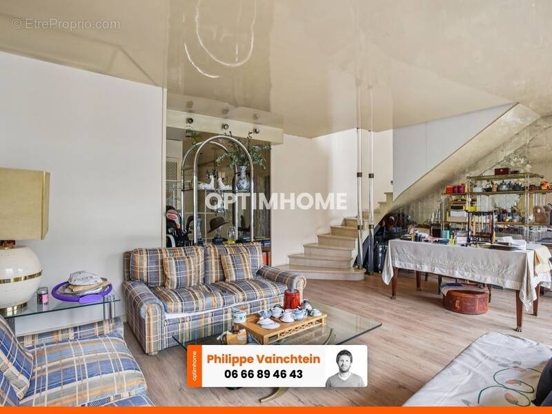 Appartement à PARIS-8E