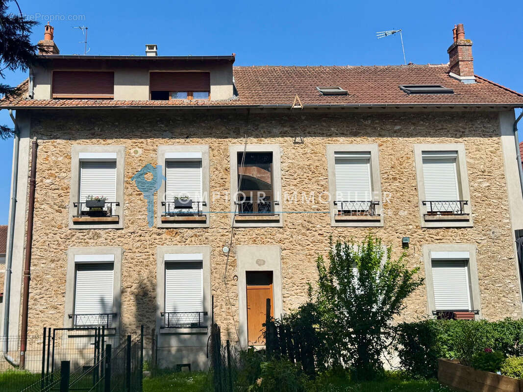 Appartement à VILLABE