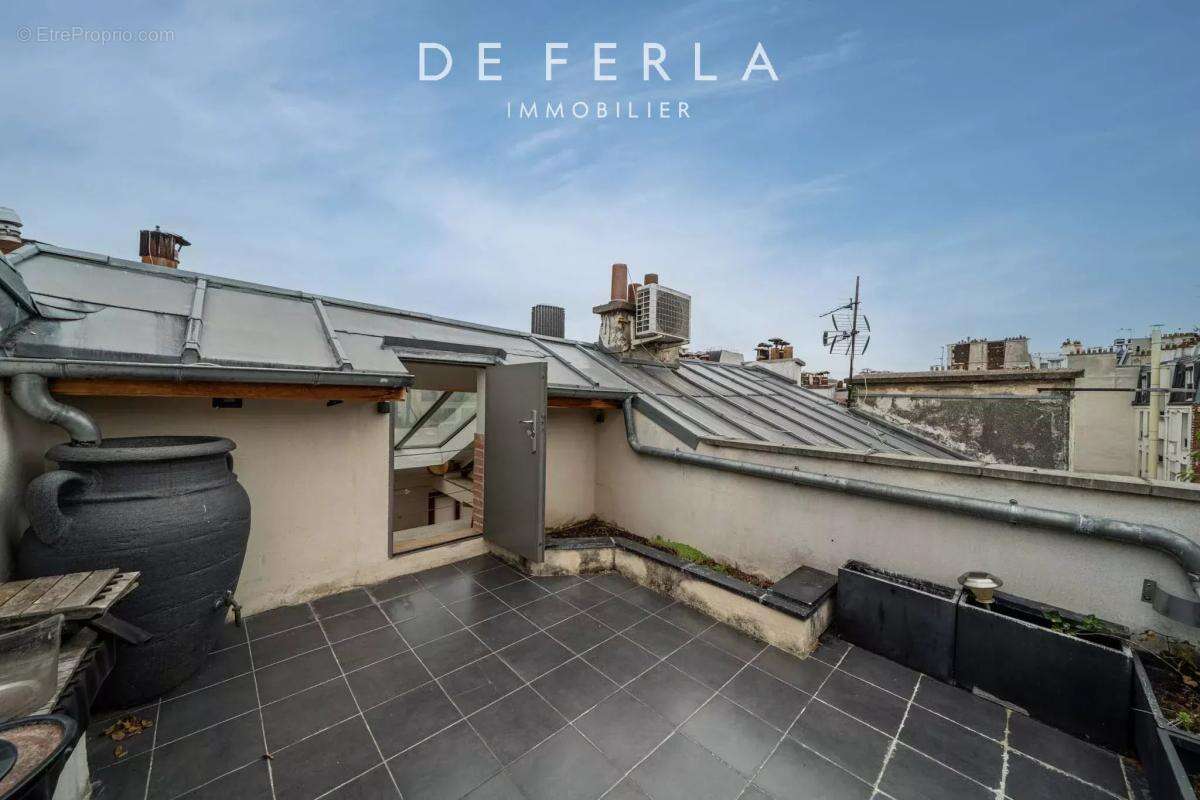 Appartement à PARIS-14E