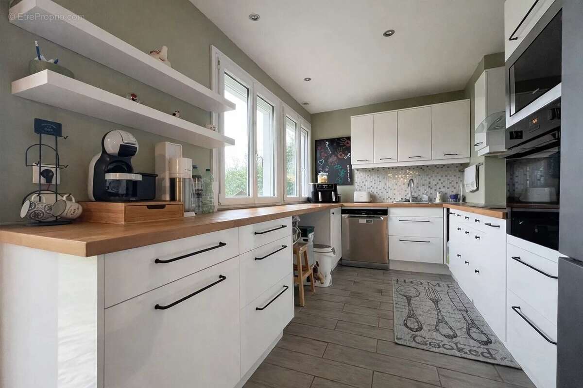 Maison à VILLENEUVE-LE-COMTE