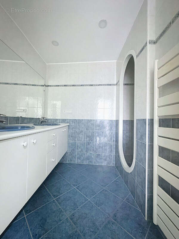 Appartement à BOURGOIN-JALLIEU