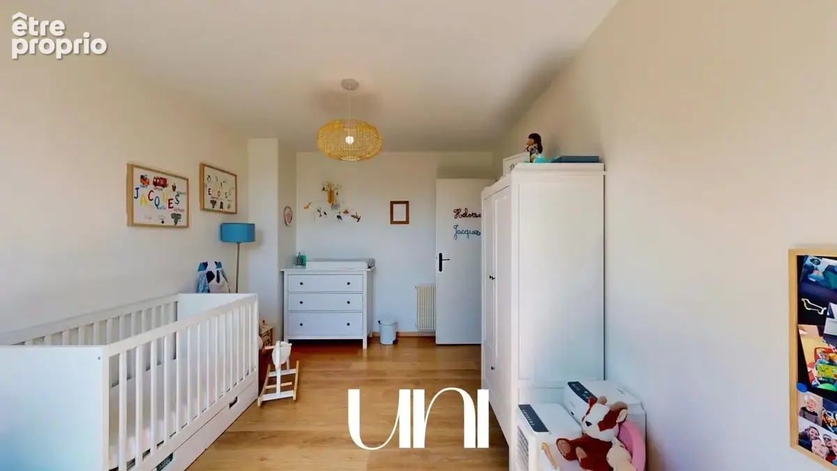 Appartement 5 pièces de 98 m2 avec caves, balcon, ascenseur et parkings - CAEN Saint-Gilles - photo 9