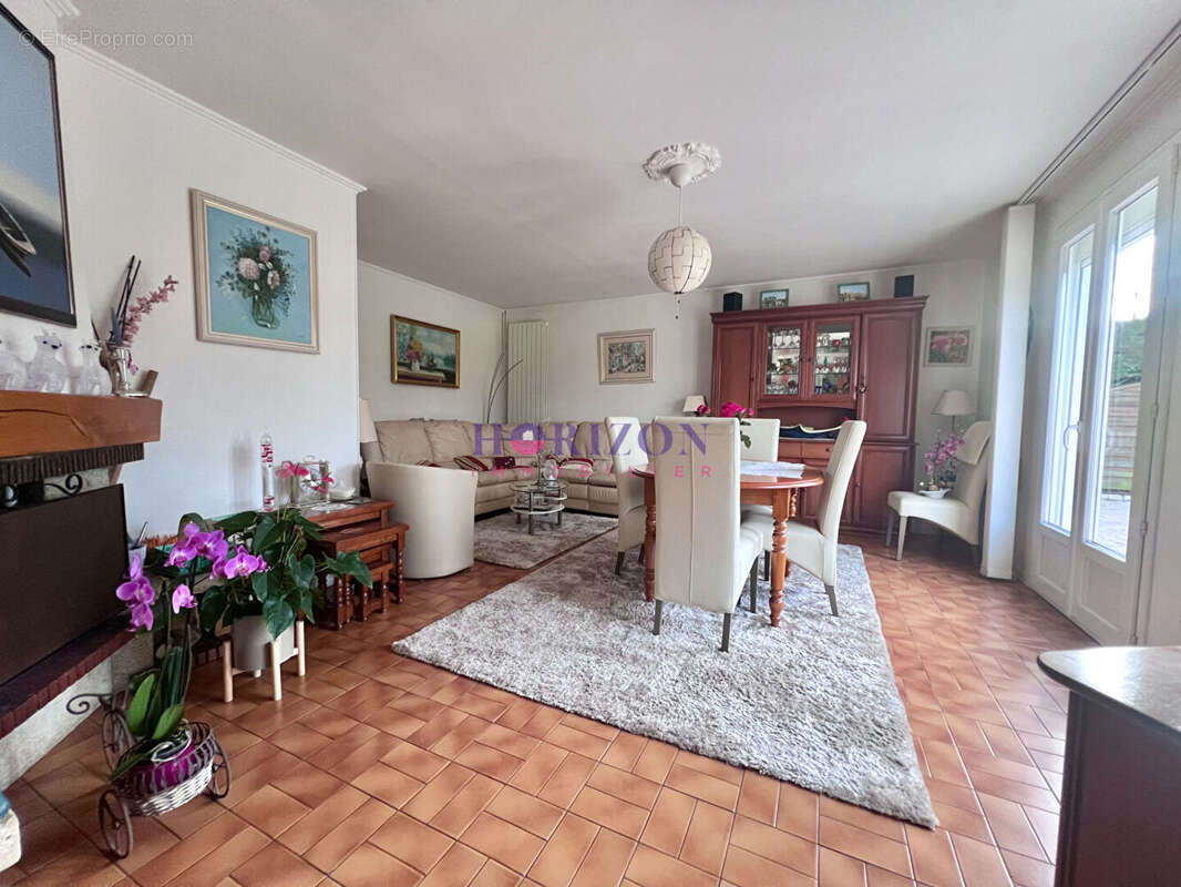 Maison à LA CHAPELLE-EN-SERVAL