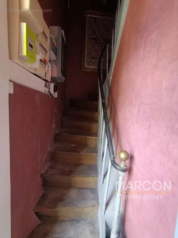 Maison à SAINT-MEDARD-LA-ROCHETTE