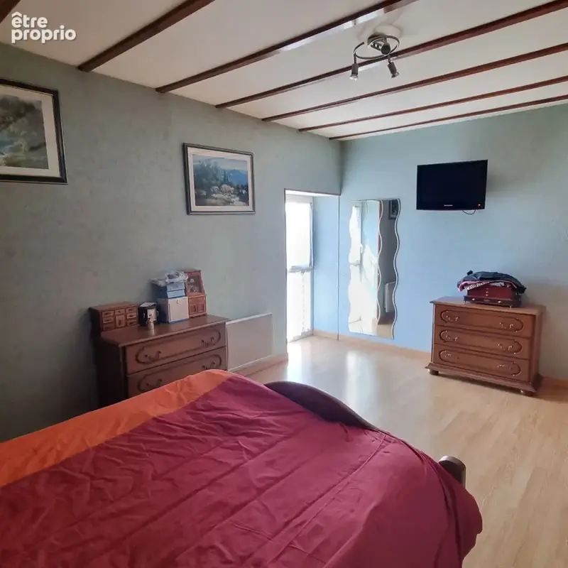 maison de 163 m2 habitables avec beau terrain et dépendances ! - photo 10